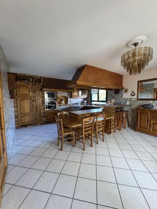  Maison � vendre 10 pi�ces 258 m�