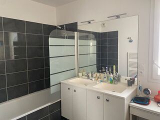  Appartement à louer 3 pièces 65 m²