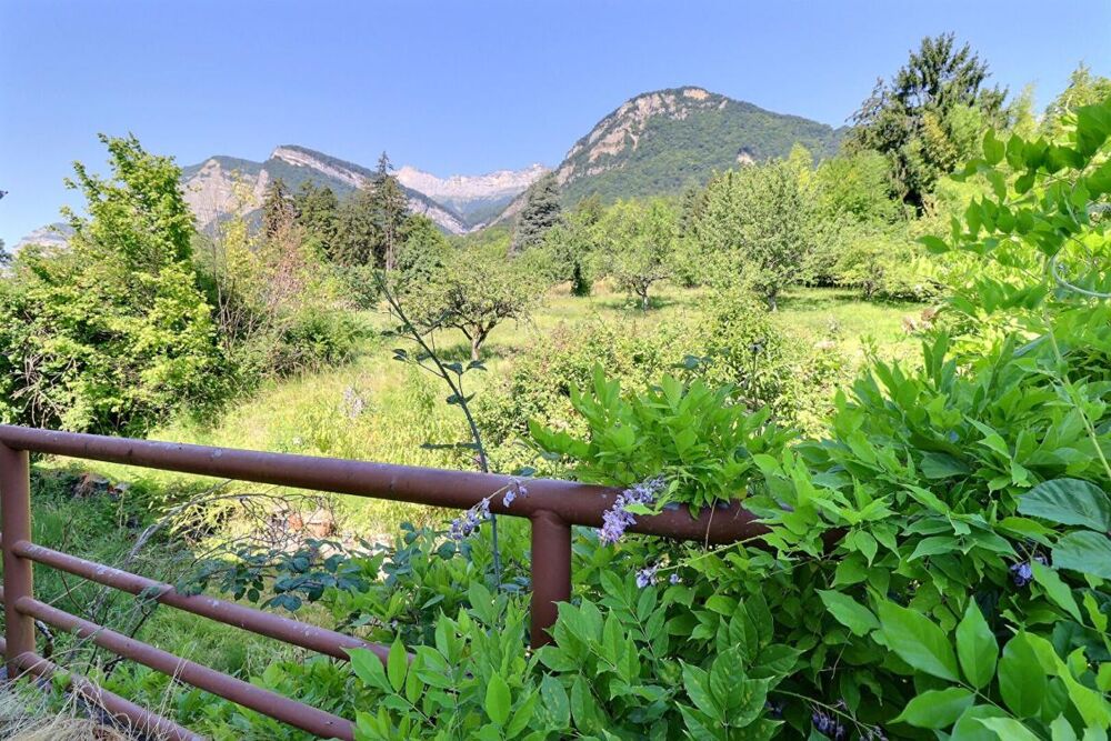 Propriété de caractère 11 pièces 6 chambres 312 m² sur terrain de 3 060 m² à La Terrasse (38660)