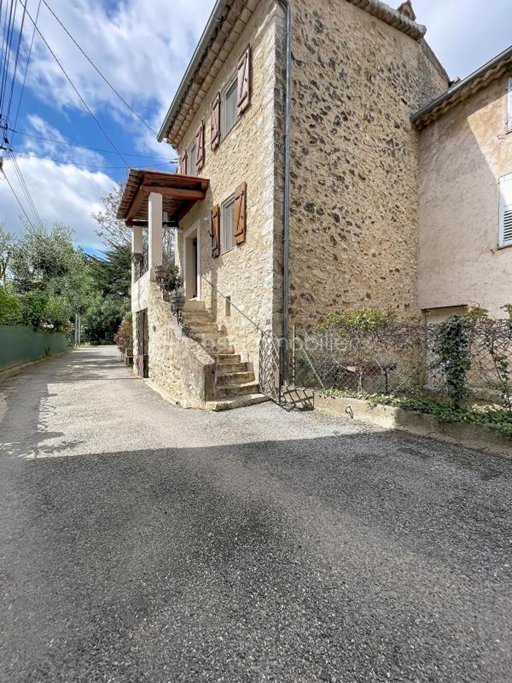 Maison de village en pierre
