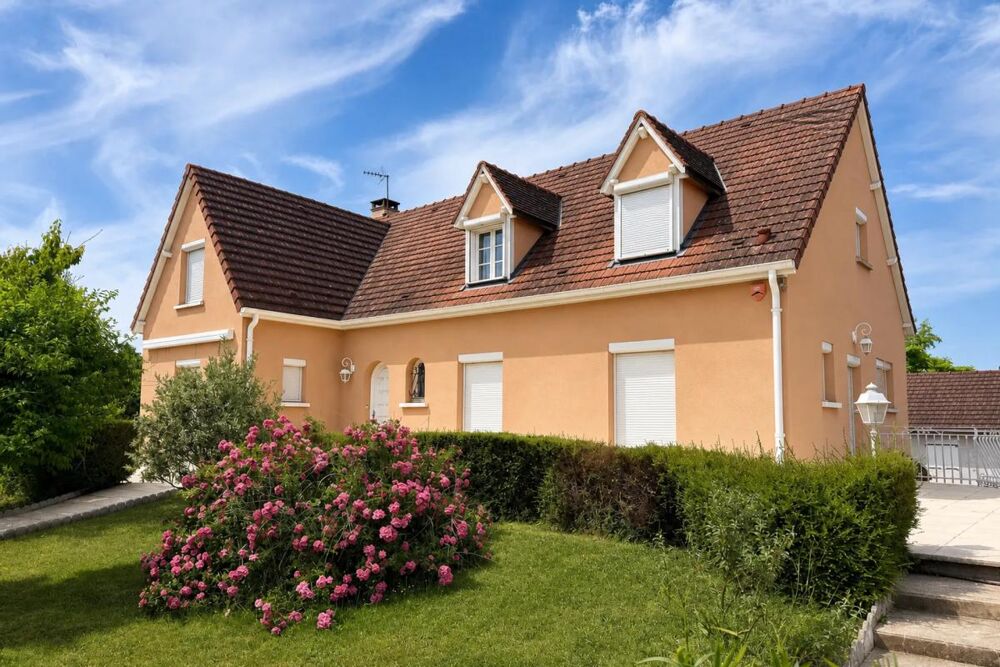 Maison 6 pièces de 187 m² avec appt indép., véranda, garages