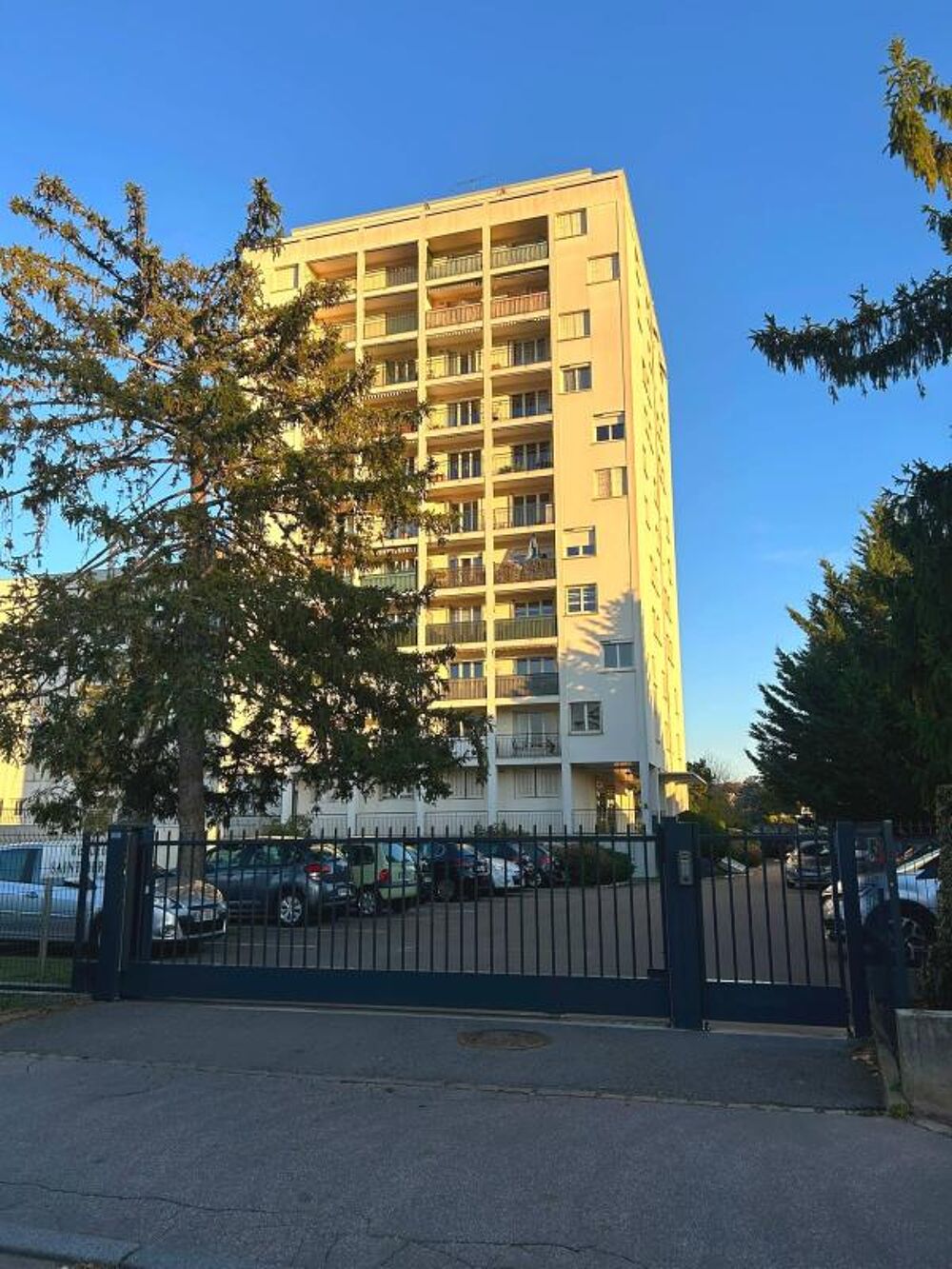 Vente Appartement À VENDRE – BEL APPARTEMENT T4 AVEC VUE PANORAMIQUE SUR DIJON Dijon