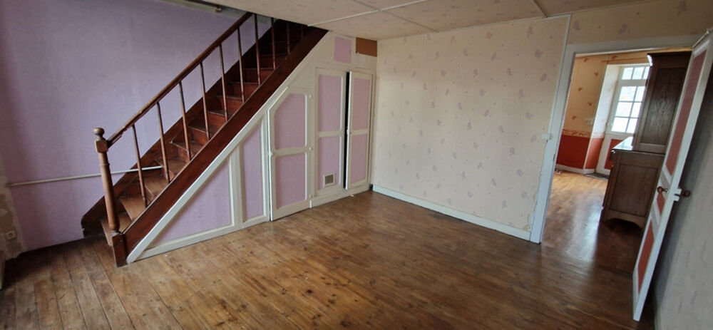 Dpt Charente Maritime (17), à vendre TONNAY BOUTONNE maison P6 de 146 m² - Terrain de 515,00 m²