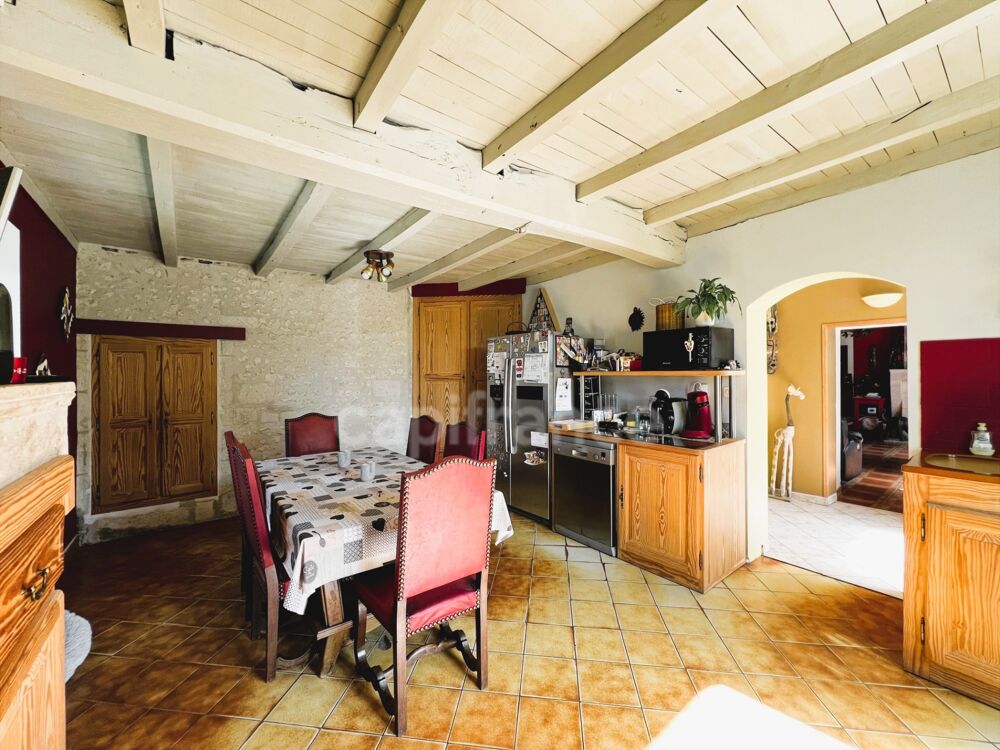 Vente Maison Demeure de caractère avec piscine et dépendances - Un lieu à réinventer - Chevanceaux (17) Chevanceaux