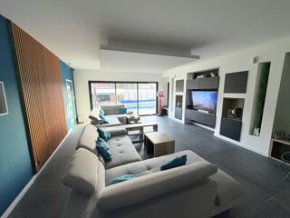  Maison � vendre 6 pi�ces 220 m�