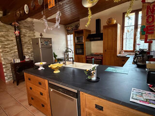  Remise / Grange � vendre 9 pi�ces 300 m�