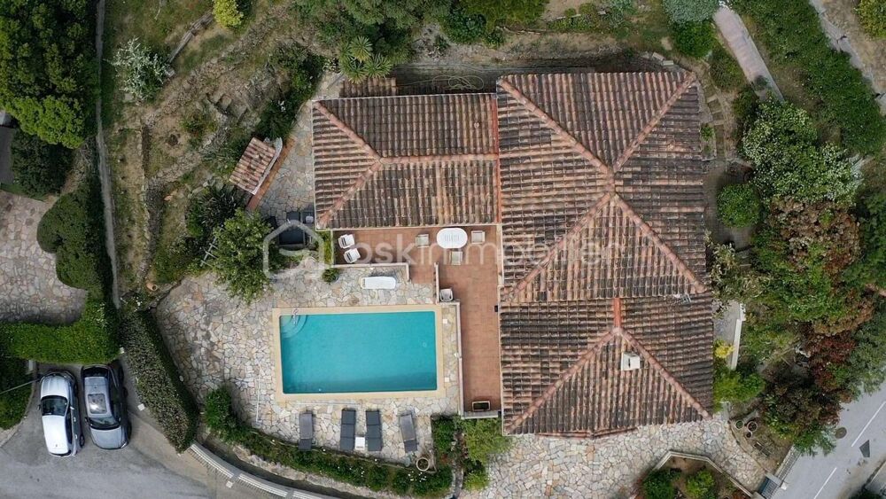  vendre  Villa Bormes-les-Mimosas (83230)
