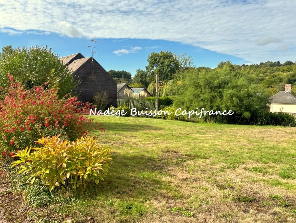 Cambremer centre  Maison familiale de 136 m² avec terrasse panoramique, vie de plain-pied et double garage
