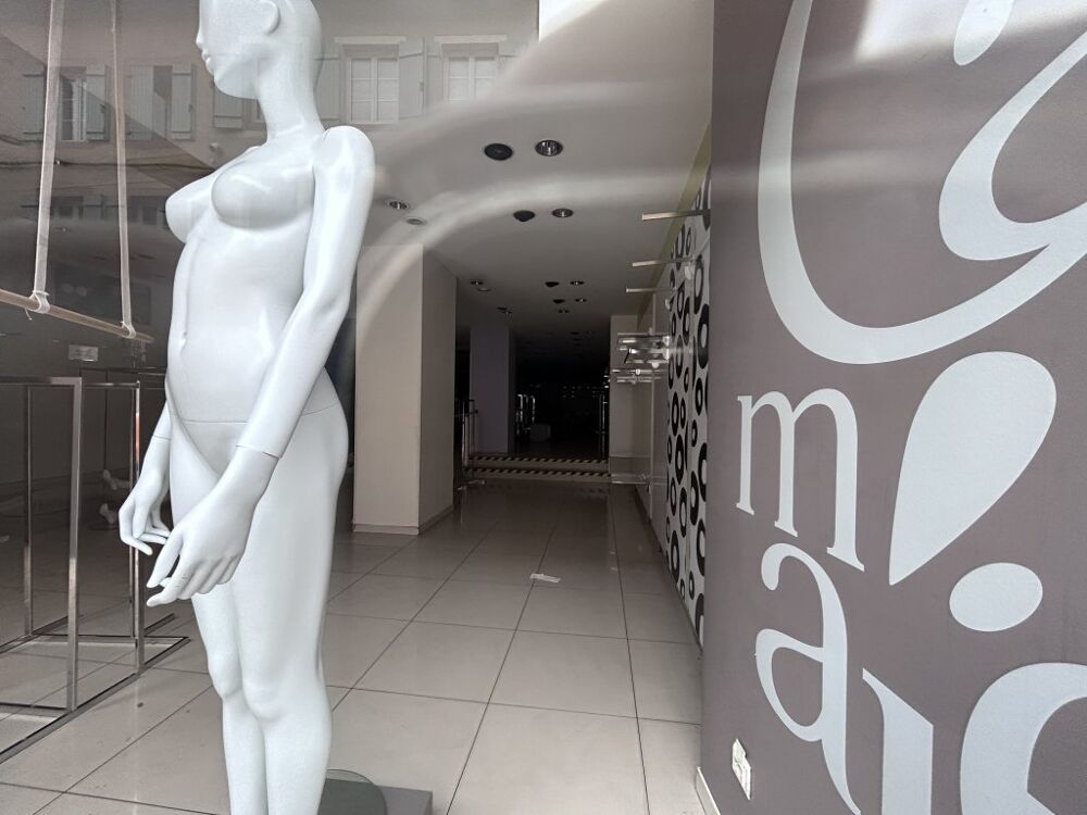   A LOUER - LOCAL COMMERCIAL Oyonnax