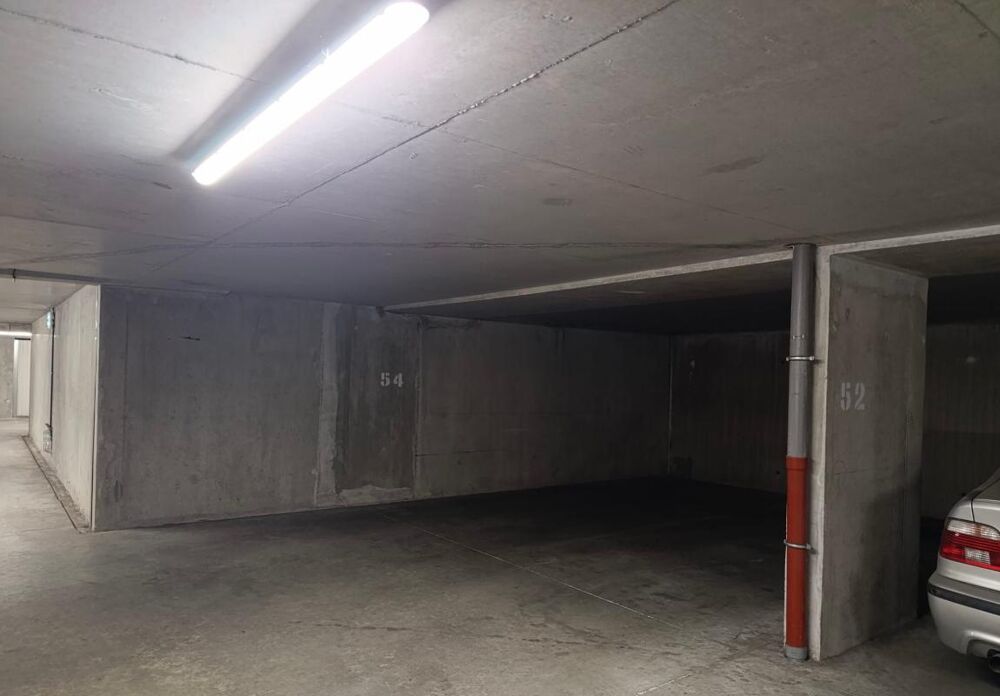 Vente Parking/Garage Parking À Vendre Venissieux