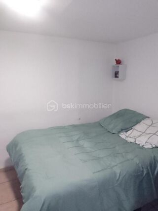  Immeuble � vendre 15 + pi�ces 333 m�