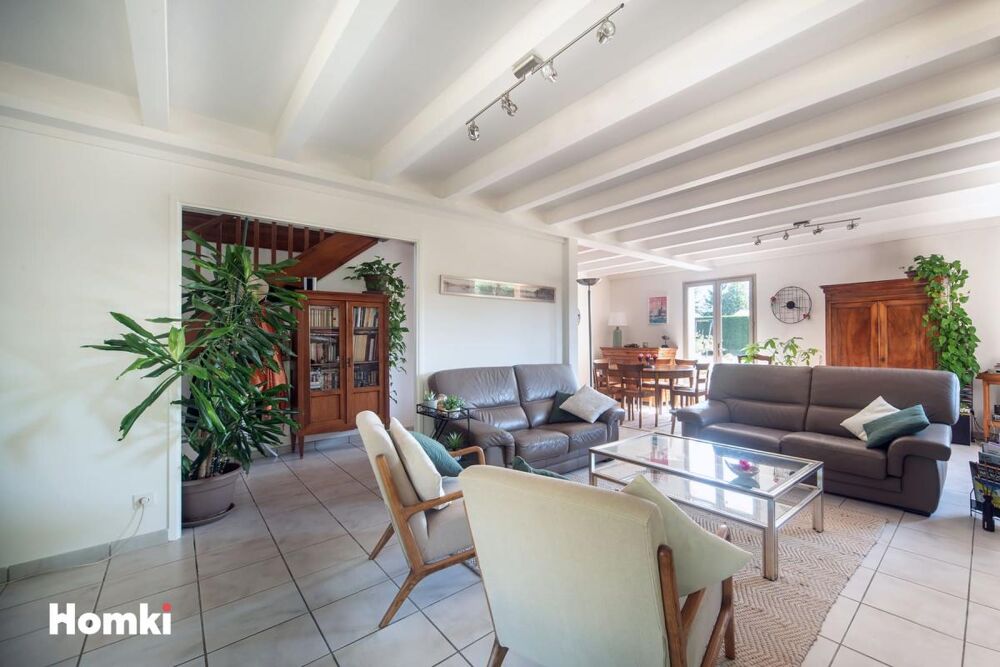 Villa familiale de 150 m² avec piscine à Laiz (01290)  Proche Mâcon, Villefranche et Lyon