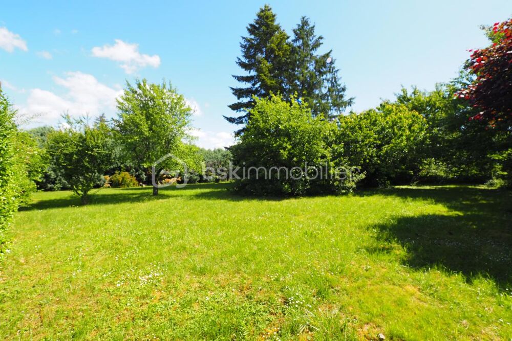 Maison d'exception avec terrain et dépendances