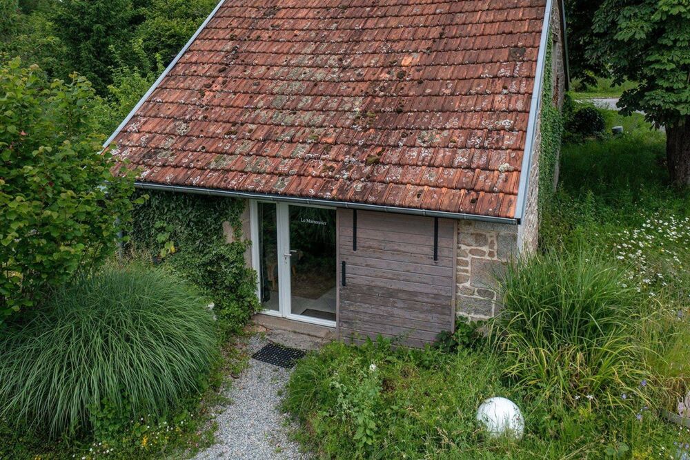 à vendre  Propriété/château Saint-Vaury (23320)