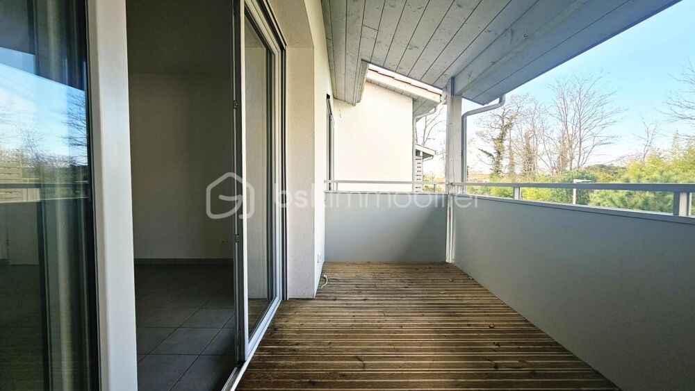 SOUSTONS  Appartement T2 récent avec terrasse et double parking en sous-sol