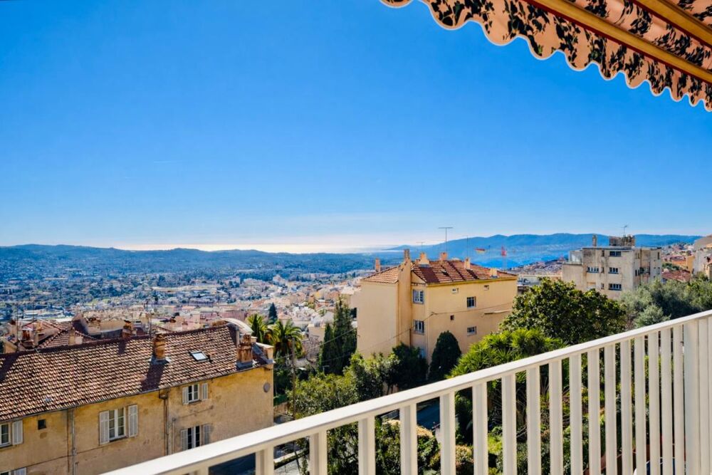Appartement traversant Grasse 2 pièces 60 m2 terrasse vue panoramique et mer, parking et cave