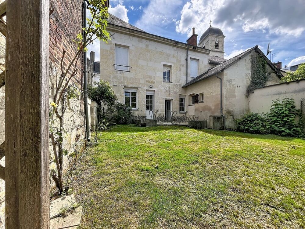 LA CHARTRE-SUR-LE-LOIR  Maison de caractère 118 m²