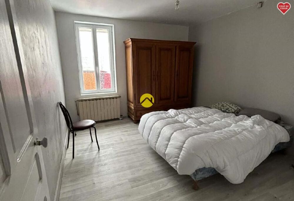 Maison + BAR (licence IV) + Parking