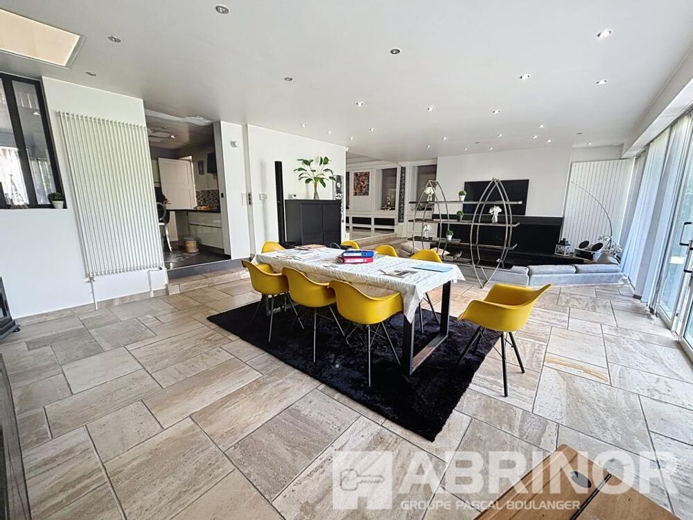 MAISON DE FAMILLE INDIVIDUELLE BÂTIE SUR 1770M²