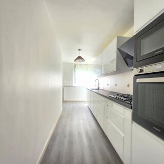  Appartement à louer 3 pièces 74 m²