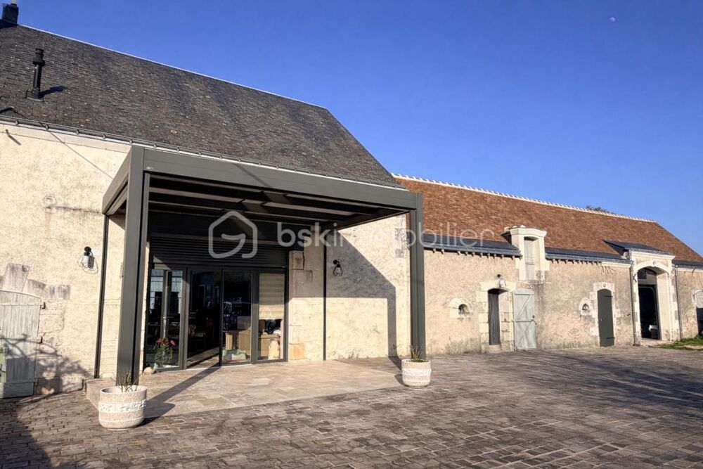 Corps de ferme rénové avec garage, hangar et dépendances sur près de 4 000m2 - Cadre champêtre