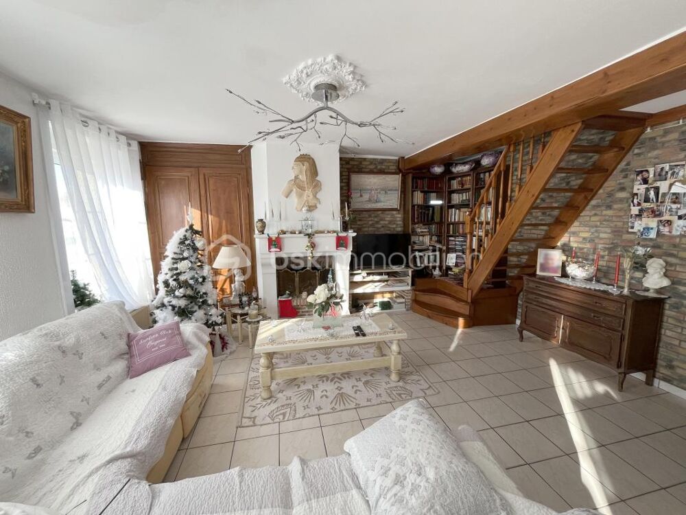 Vente Maison En exclusivit�, Ennevelin maison de 136 m2, 7 pi�ces, cours & jardin, 187 m2 de d�pendances et 2 F2 attenants de 35 et 46 m2. Re Ennevelin