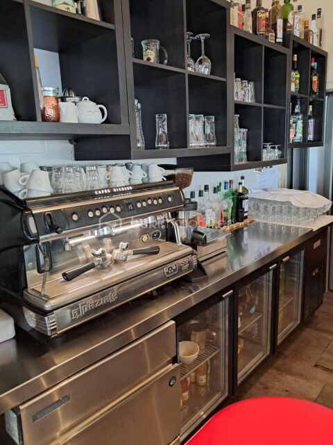 Restaurant du Midi avec Grande Capacit&eacute; et Qualit&eacute; de Vie Pr&eacute;serv&eacute;e 537634 06150 Cannes