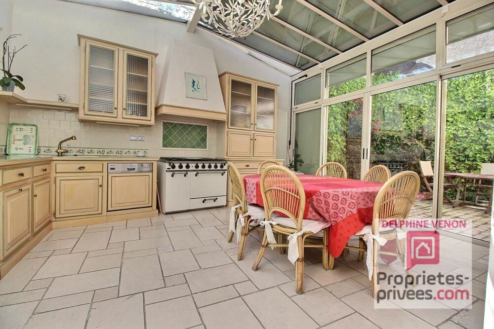 Exclusivité - Maison prestige avec beaucoup de cachet à 2 pas des commerces, du parc et de la Loire à Chateauneuf Sur Loire