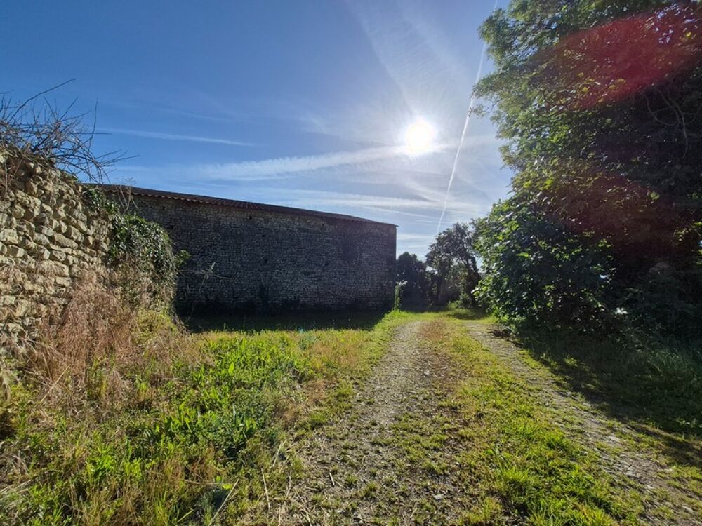 Grange agricole 170 m² avec terrain  Saint-Coutant-le-Grand 17430