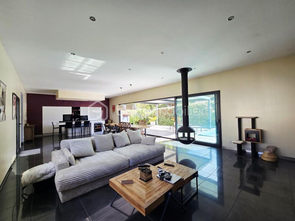 PISCINE - 4 CHAMBRES - GARAGE