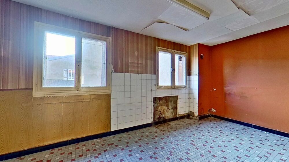 Lunéville centre : Appartement T4 à renover avec un lot de cave - Visite virtuelle sur demande