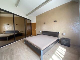  Villa  vendre 8 pices 335 m