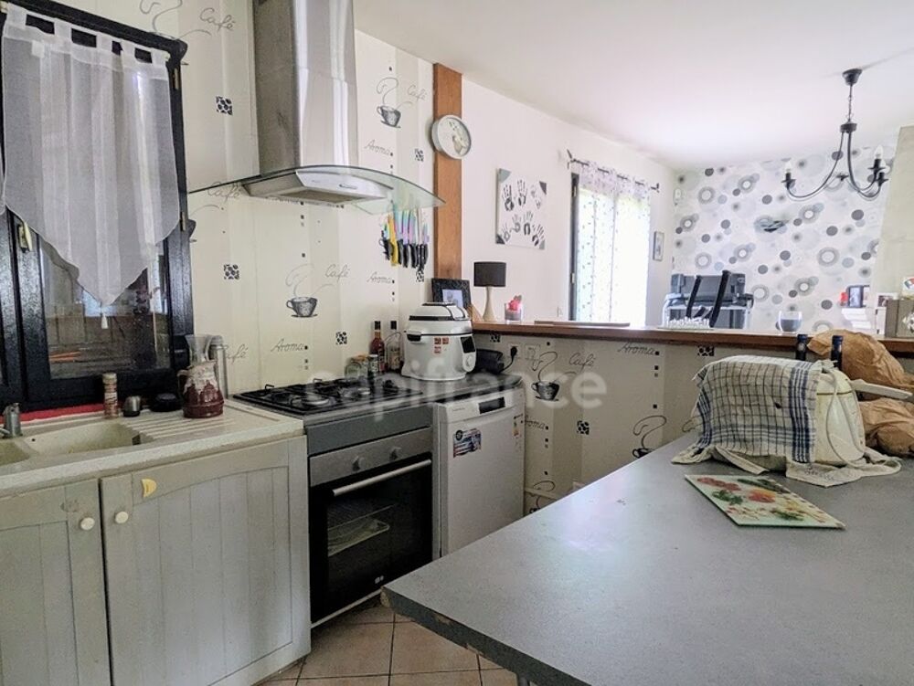 Maison familiale de 115 m²  4 chambres  Sous-sol complet  Terrain arboré de 3 357 m²  Secteur AUMALE (76)