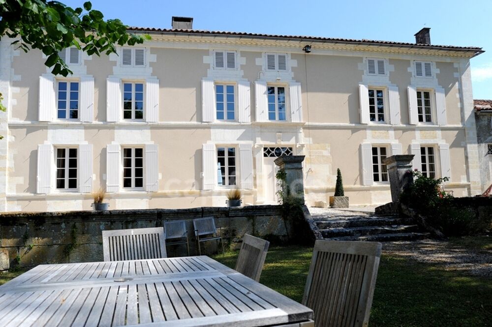 à vendre  Propriété/château Cognac (16100)