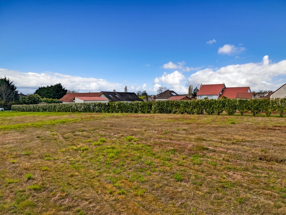 Vente Terrain À vendre – Terrain constructible de 1 548 m² à Ouroux-sur-Saône (hors lotissement) Ouroux sur saone