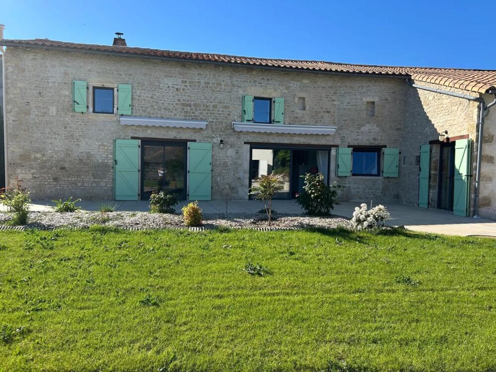 Magnifique maison rénovée à Coulonges-sur-l'Autize