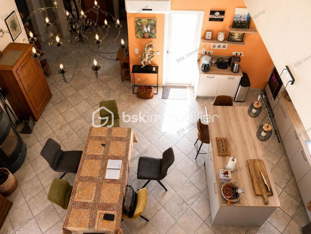 Vente Maison Maison 165 m² avec piscine, jacuzzi et dépendance – Solérieux Solerieux