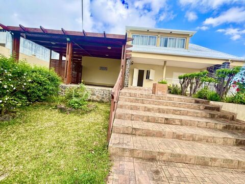   Maison 300 m� sur 1000m� de terrain - Le Tampon Centre ville Maison - 10 pi�ce(s) - 300 m�