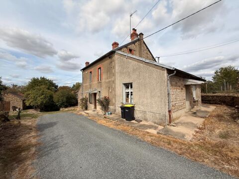   EN EXCLUSIVITE ! Propriété 2 maisons + dépendances sur 4700 m2 de terrain (ou 1ha8 si nécessaire) 88 000 € Maison - 6 pièce(s) - 157 m²