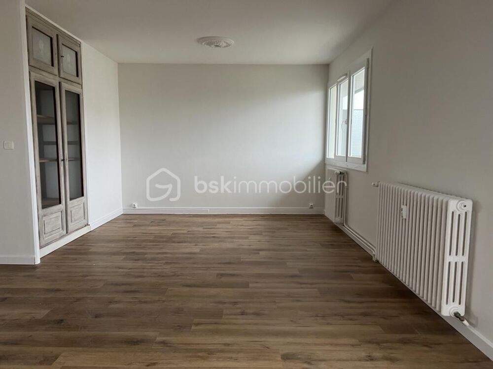 Vente Appartement Appartement T3 rénové – 71 m² – Terrasse, garage & cave – Châteauroux Chateauroux