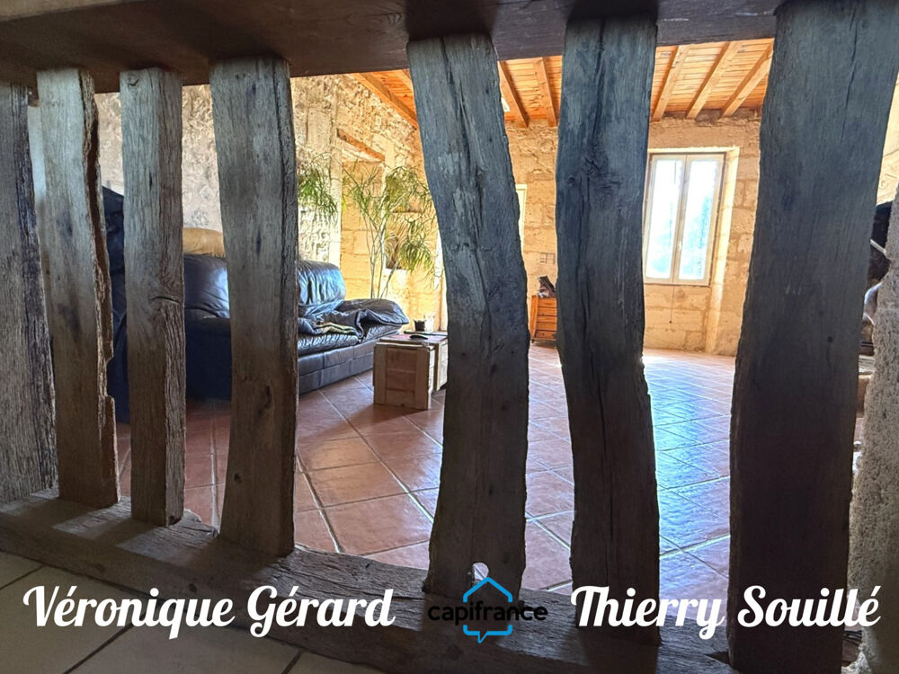 Vente Maison Maison en pierre de 114 M² partagée entre Histoire et Modernité Lussac