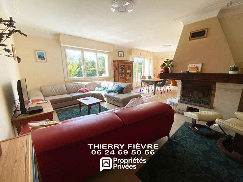 A VENDRE MONTREUIL BELLAY 49260 Maison de 151 m2 4 chambres sur terrain clos avec véranda cave