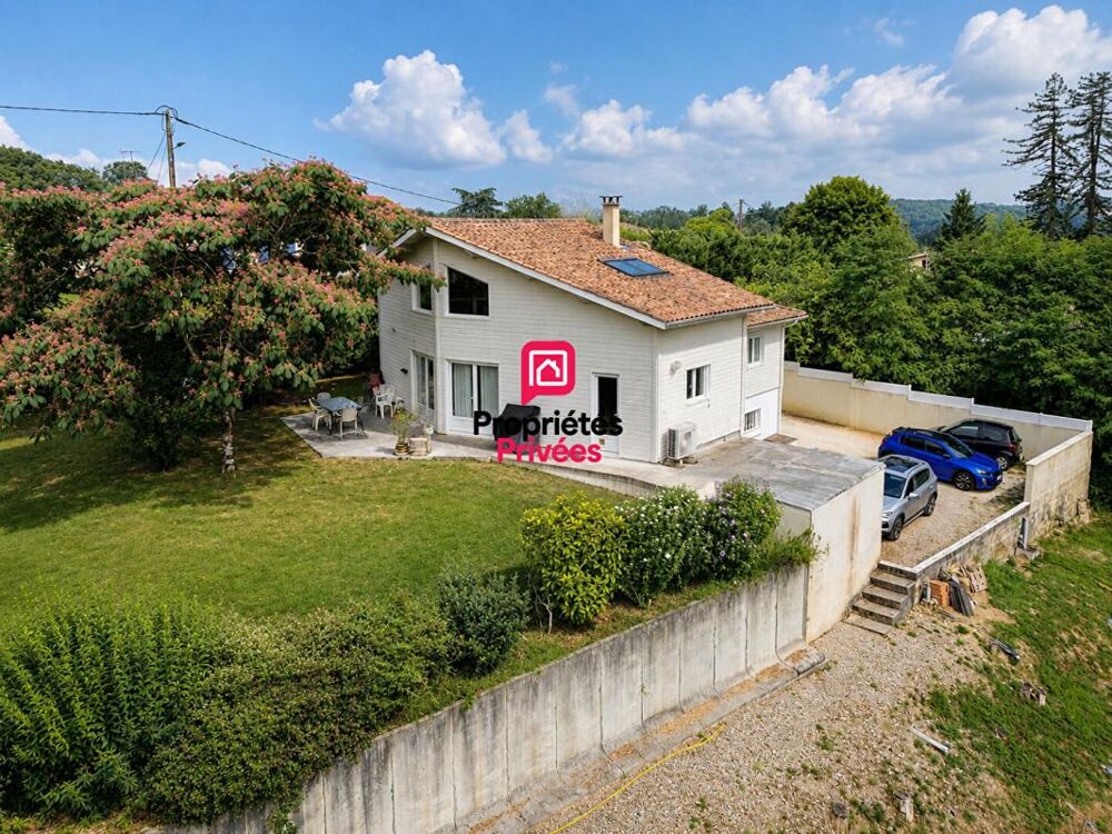 Maison à ossature bois avec vue et sous-sol complet, terrain de 3 800 m²