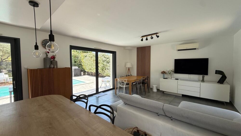 Vente Villa Maison à vendre 4 pièces CEYRESTE (13) Ceyreste