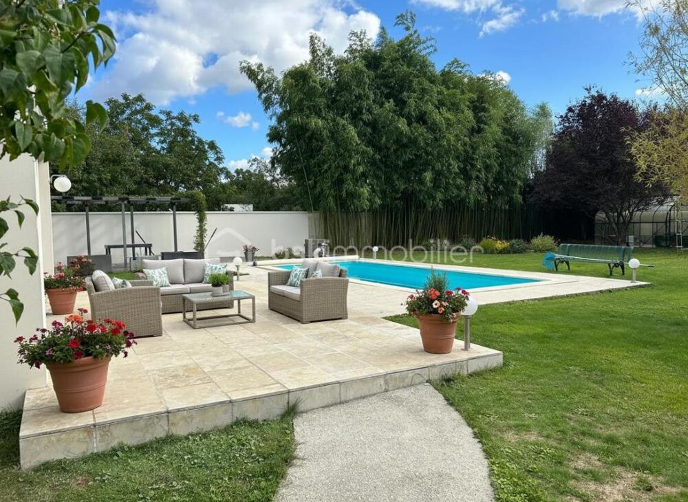 Maison 8 pièces 5 chambres de 205m² à VILLEBLEVIN (89340)