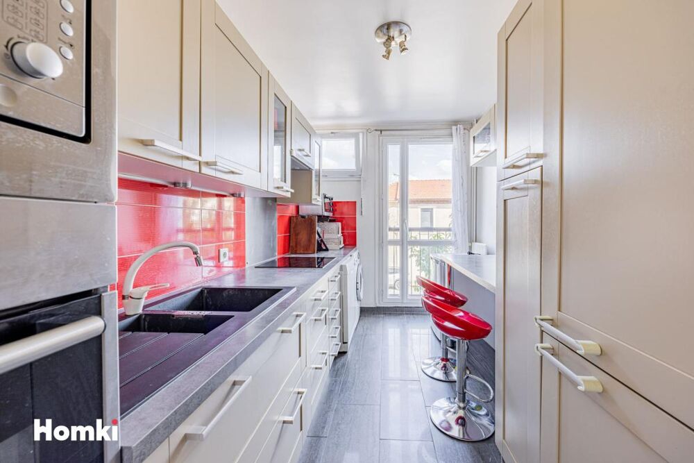 Vente Appartement Appartement T3 de 68 m² (inclus parking+cave) à Courbevoie 92400, Rue Pierre Brossolette Courbevoie