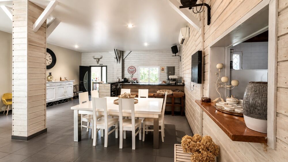 Propriété à vendre 215m² SAINT JEAN D'ILLAC (33)