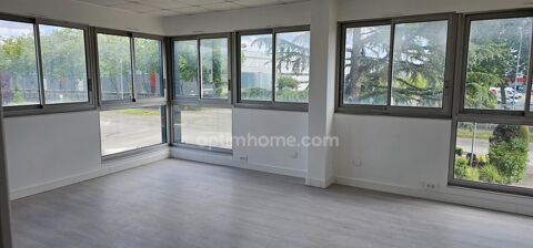 Bureau r&eacute;nov&eacute; de 97 m2 &agrave; vendre &agrave; Trappes au prix de 129000 euros TTC 129000 78190 Trappes