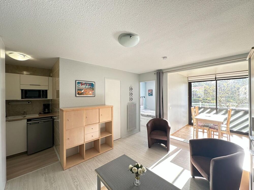 Appartement 2 pièce(s) 31 m2 200 M Plage