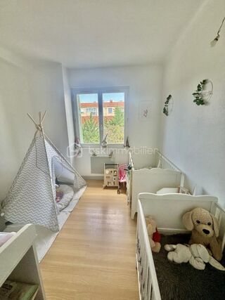  Immeuble � vendre 13 pi�ces 200 m�